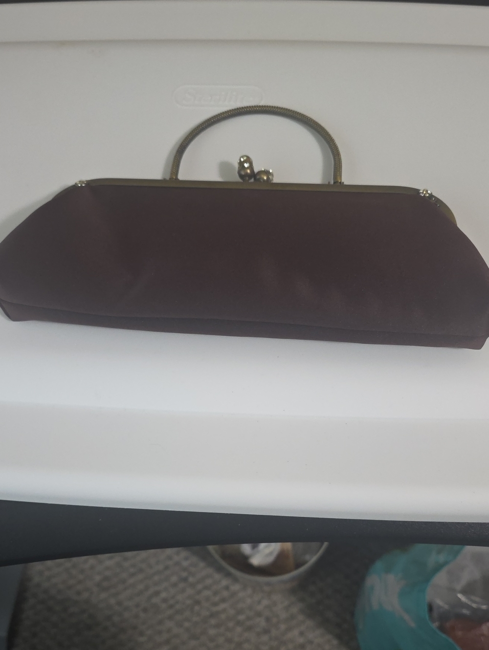 La Regal35e Clutch With Kiss Lock Brass Strap Brown Wine 🍷 Color EUC